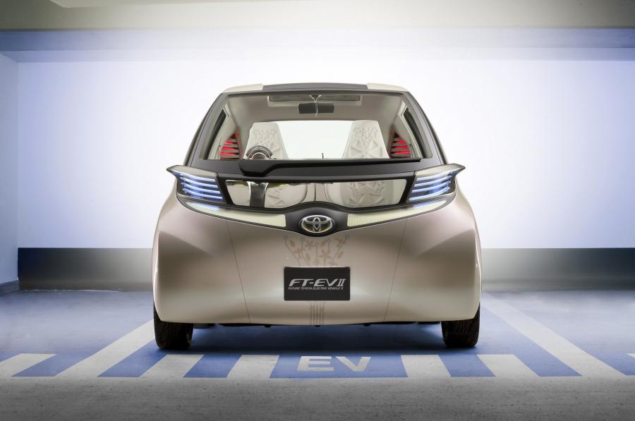  Toyota FT-EV II Concept 2009 года  (фото 19 из 33)